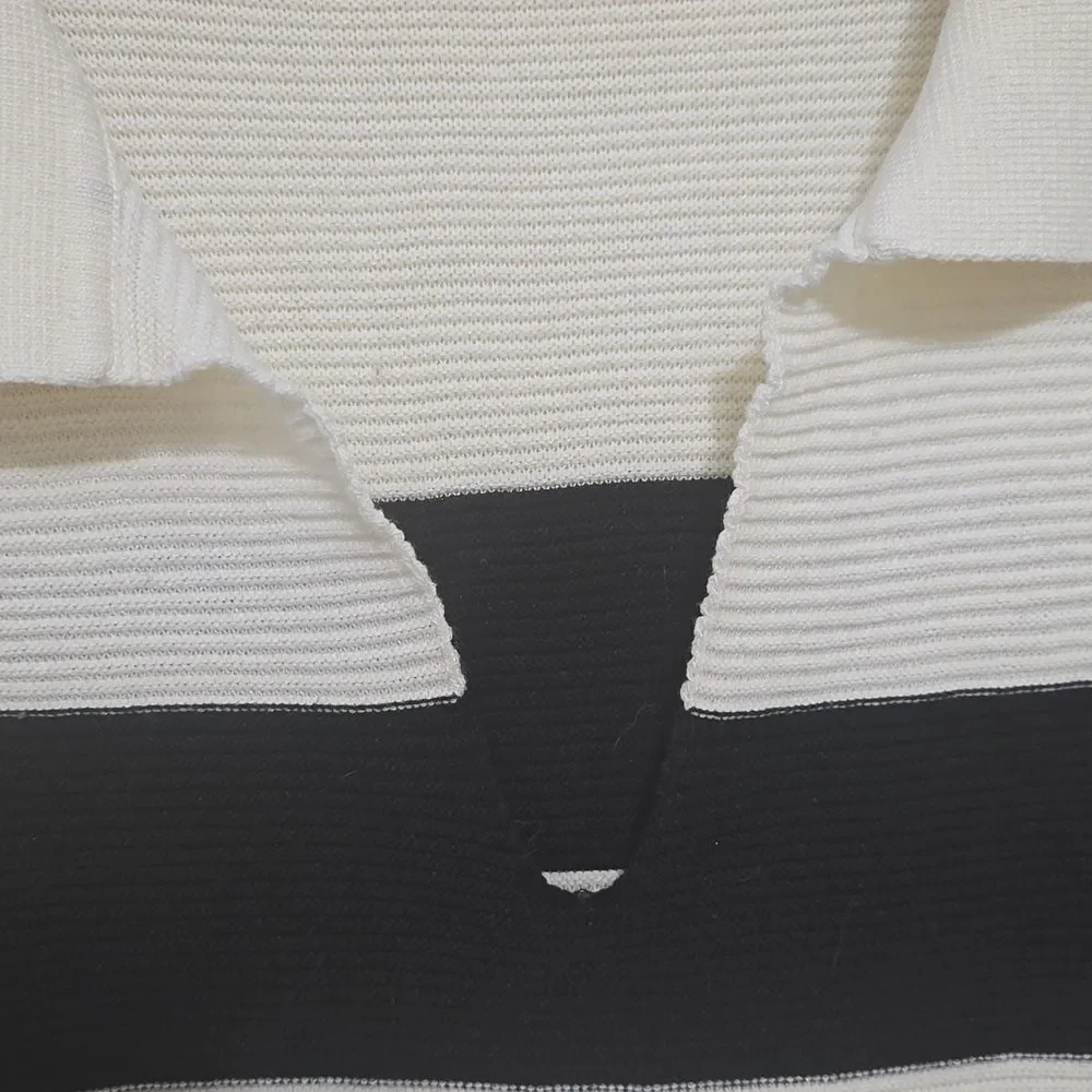 COMMENCE COLLARED, COLOR BLOCK SWEATER SIZE LARGE
